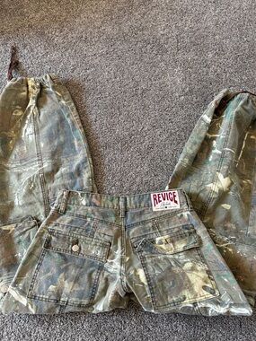REVICE Camouflage Cargo Pants in Olive Green & Brown